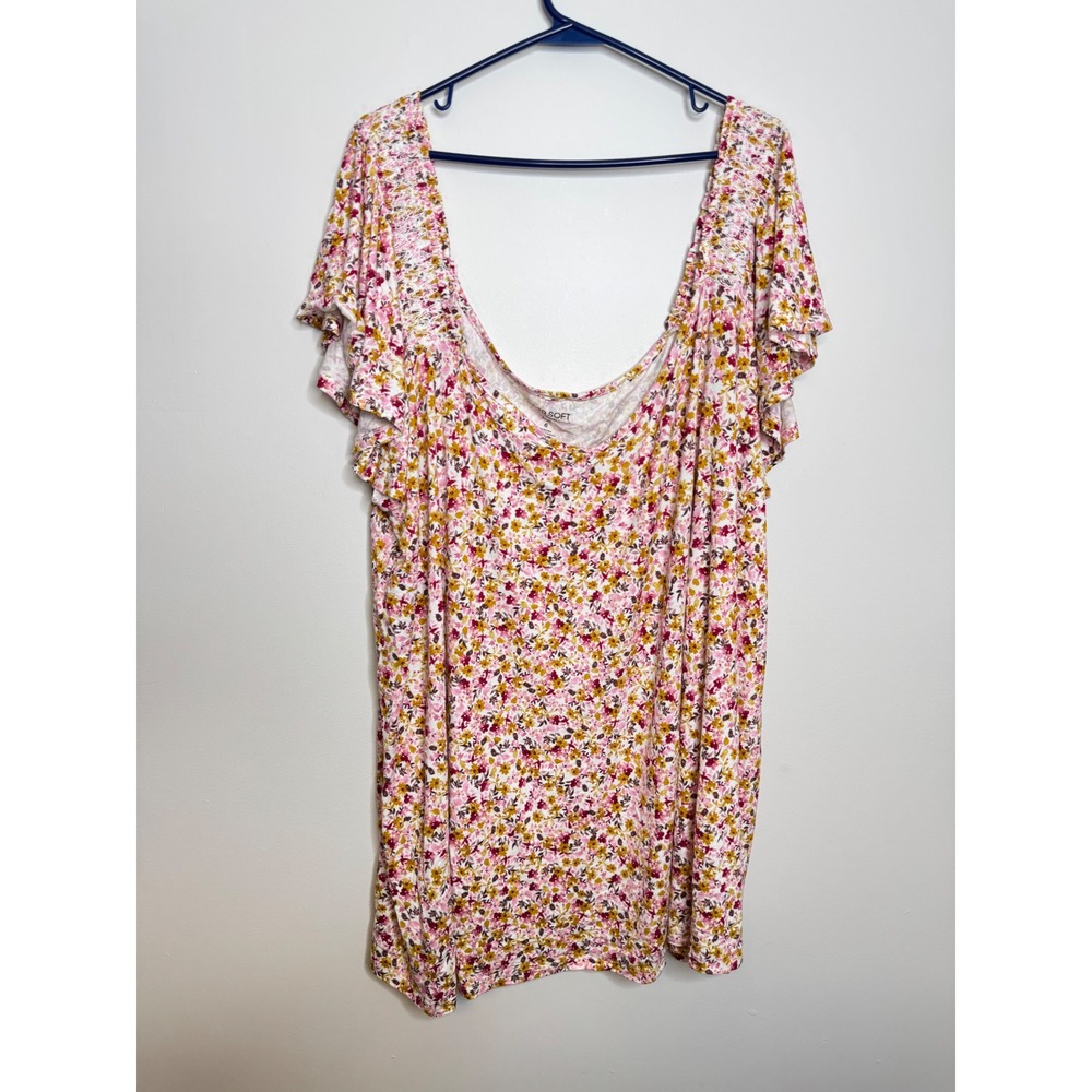 Torrid Super Soft Top Womens 6 Pink Floral Excellent Flutter Sleeve Smocked